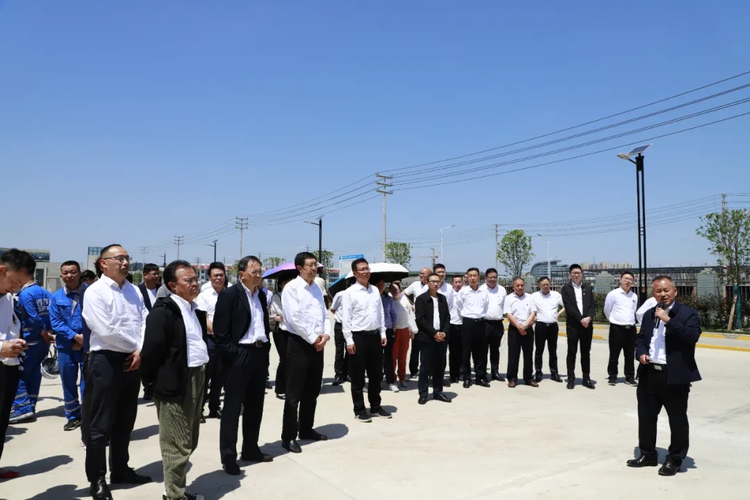 1619657382442883.jpg 640.webp.jpg